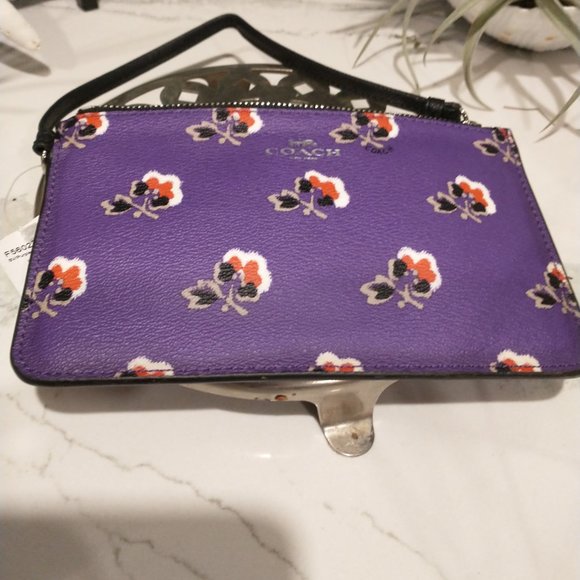 Coach Small Wristlet Bramble Rose Print Canvas-BNWT - Picture 4 of 9